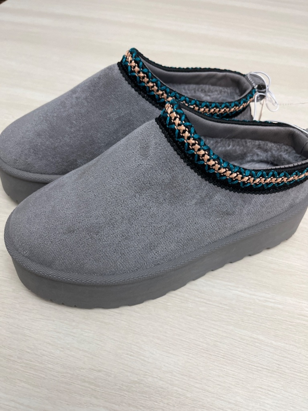 New Olivia & Kate Cozy Slippers - Picture 5 of 8